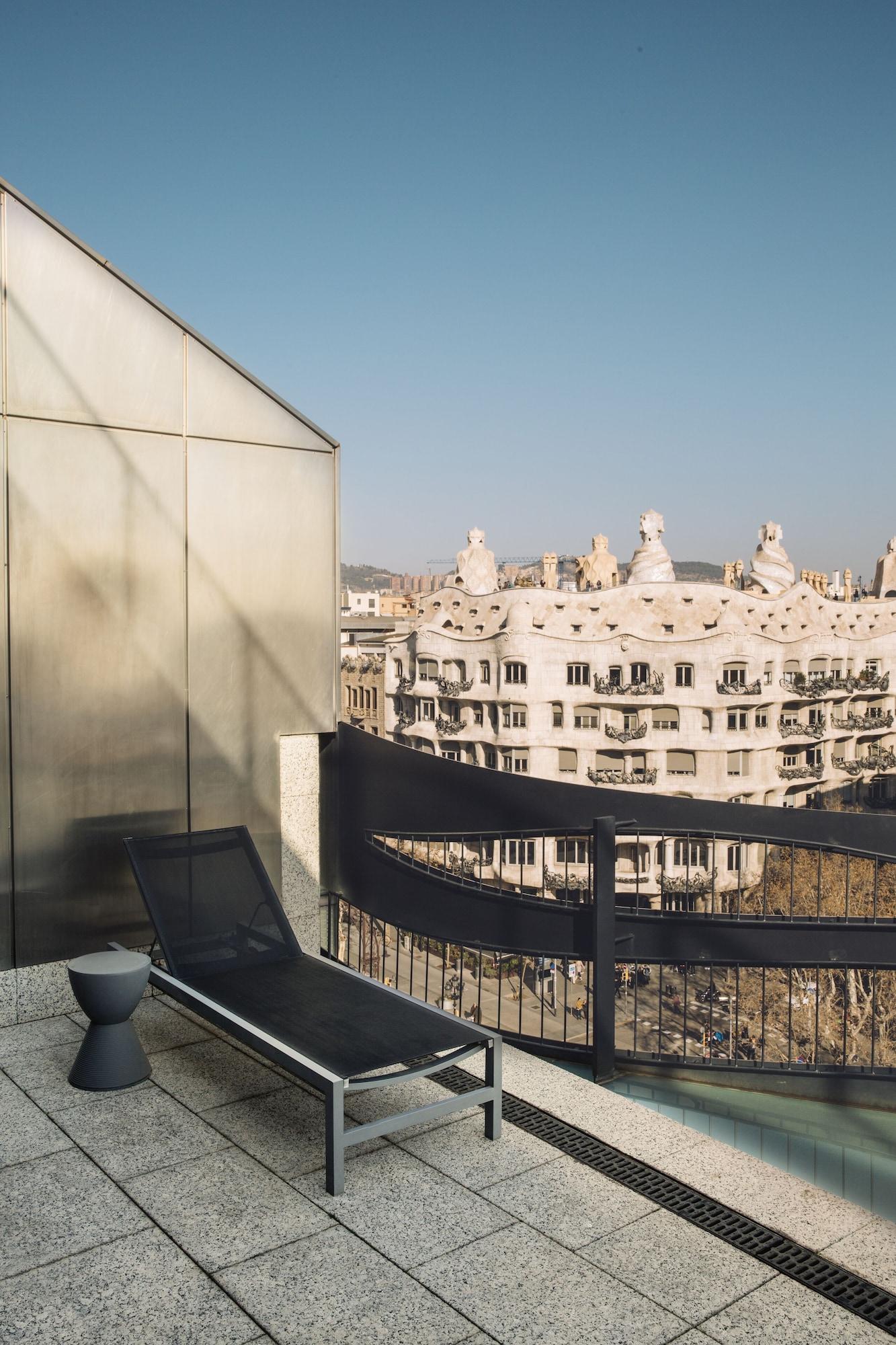 Avenue Apartment